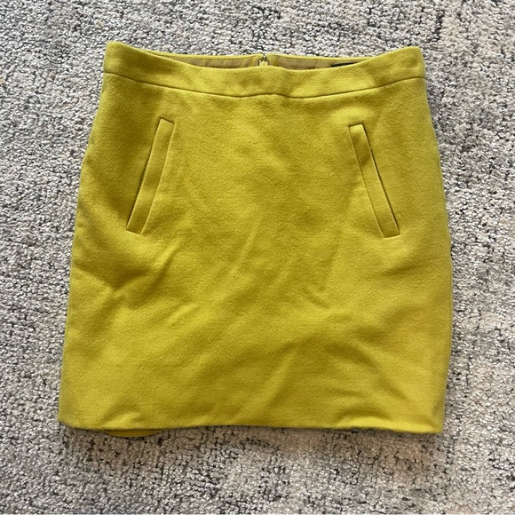 J. Crew Zip Pocket Wool Mini Skirt Citron Yellow Sz 2 - Picture 3 of 8